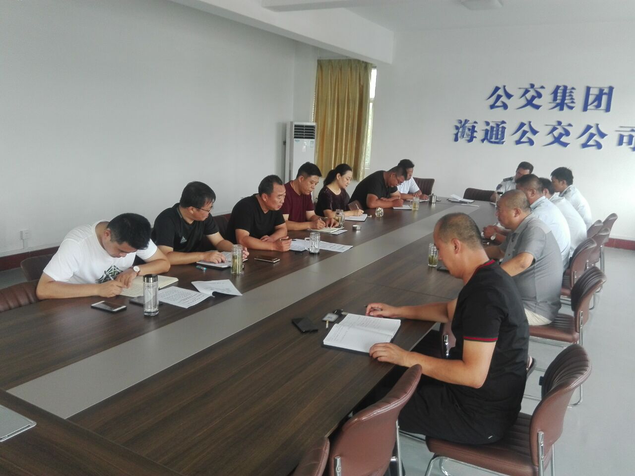 公交集團(tuán)積極做好臺(tái)風(fēng)防御應(yīng)對(duì)工作